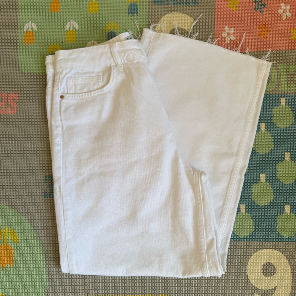 Zara white  wide leg Denim Pants. Size 6